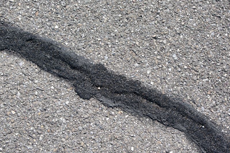 Driveway Crack Filling detail
